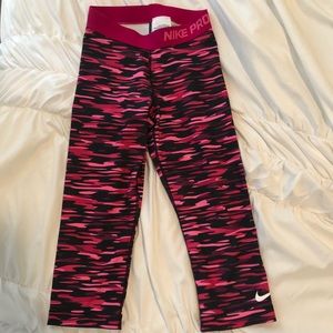 Nike Pro Cropped Leggings (Adult XS)